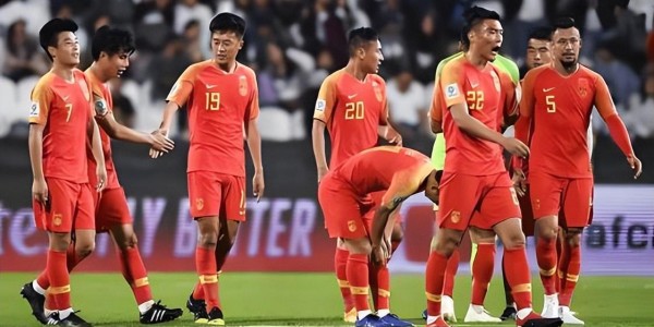 鲁能如何遏制法比奥的发挥？球迷建议韩鹏重用彭啸首发，值得期待