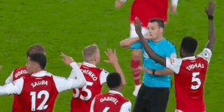 客户端下载-枪手得势难得分，主裁“漏判”俩点球塔帅暴怒：可耻！