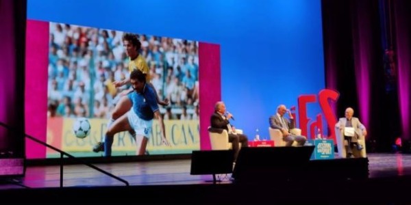 KAIYUN体育APP-艺术足球巅峰：法尔考和济科回忆1982梦幻巴西